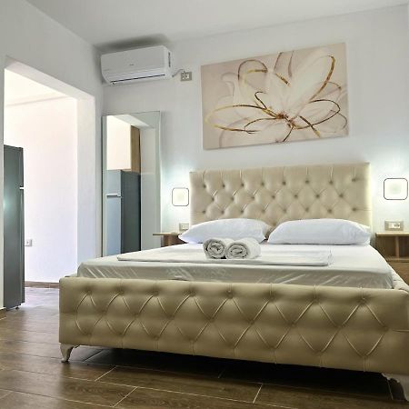 K&T Boulevard Studio Saranda ภายนอก รูปภาพ